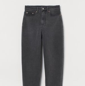 BNWT High Rise Mom Fit Jeans 🥰